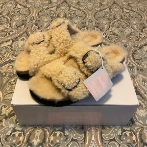 NWT Birkenstock Papillio Arizona Big Buckle Shearling Teddy Eggshell Sandals